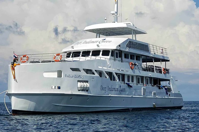 Similan liveaboards on Deep Andaman Queen