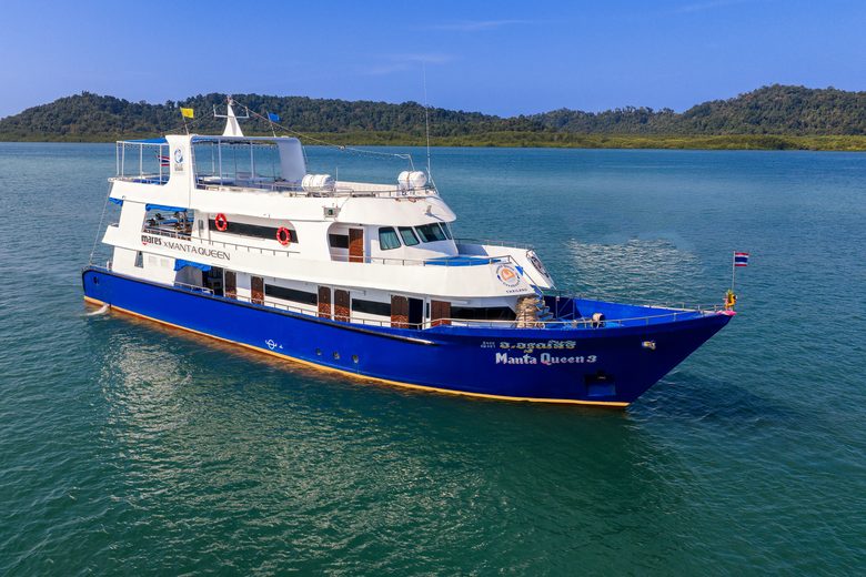 Manta Queen 3: Similan liveaboard, 6 days / 5 nights