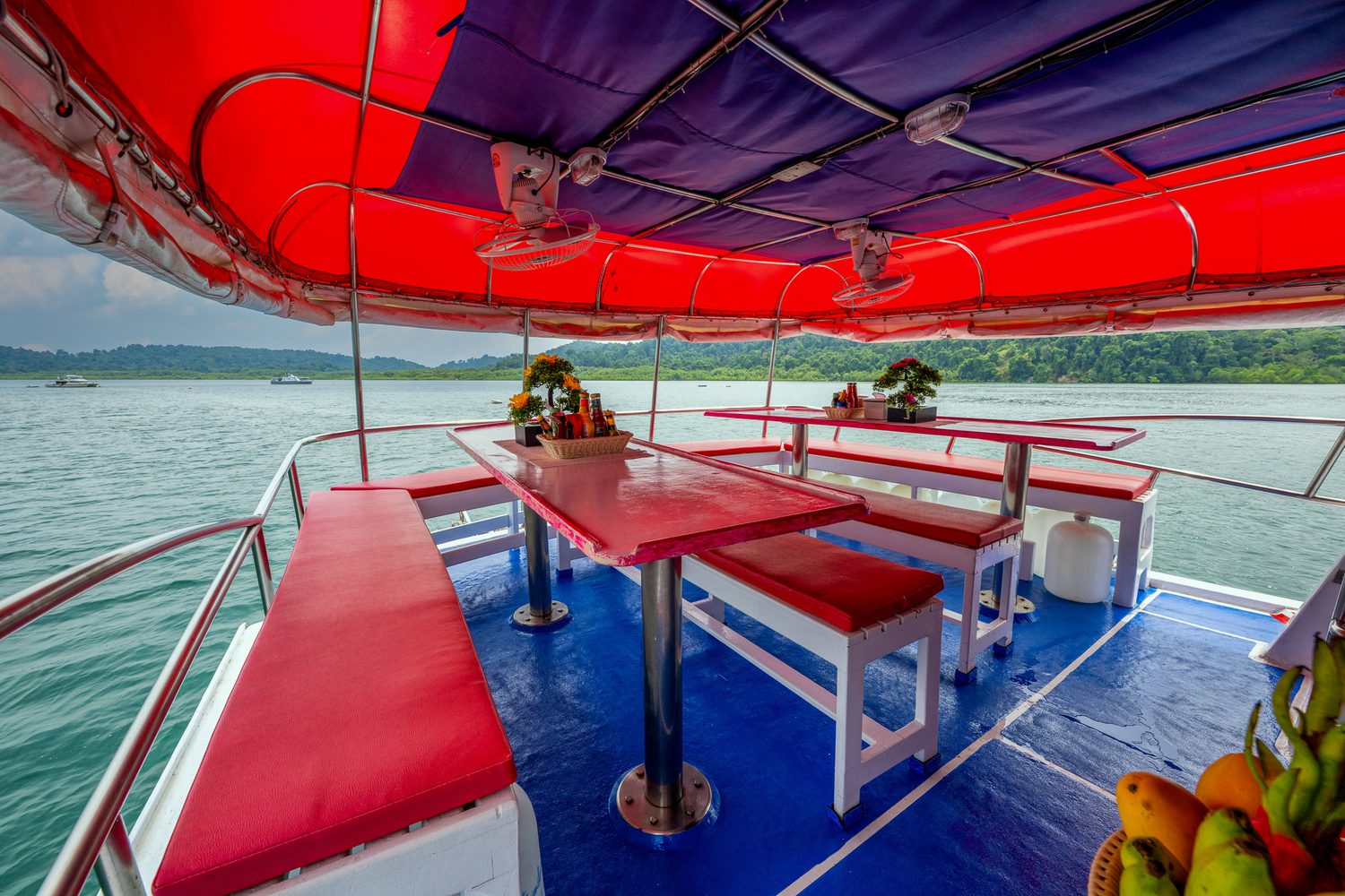 Main deck of MV Manta Queen 6