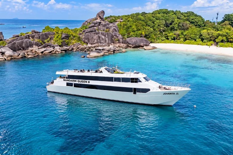 Mandarin Queen 8: Similan liveaboard, 5 days / 4 nights